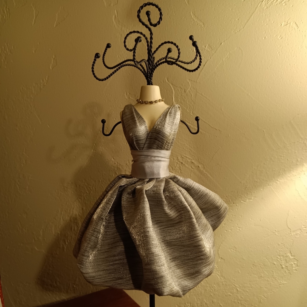 Mannequin Jewelry Stand